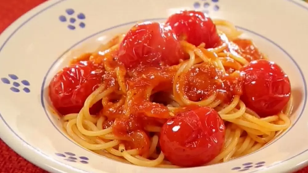 超一流イタリアンシェフ直伝 500円以内でできるトマトパスタ ペペロンチーノの作り方 Tbsテレビ 超一流イタリアンシェフ直伝 500円以内でできるトマトパスタ ペペロンチーノの作り方 Tbsテレビ
