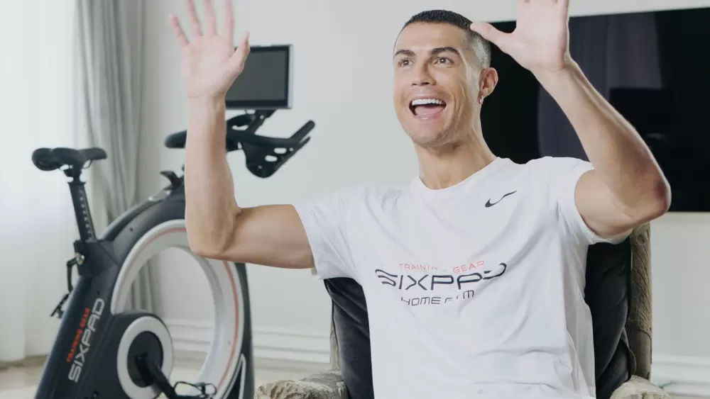 クリスティアーノ ロナウド選手がリモートサプライズ出演で大絶叫 大パニック Tbsテレビ クリスティアーノ ロナウド選手がリモートサプライズ出演で大絶叫 大パニック Tbsテレビ