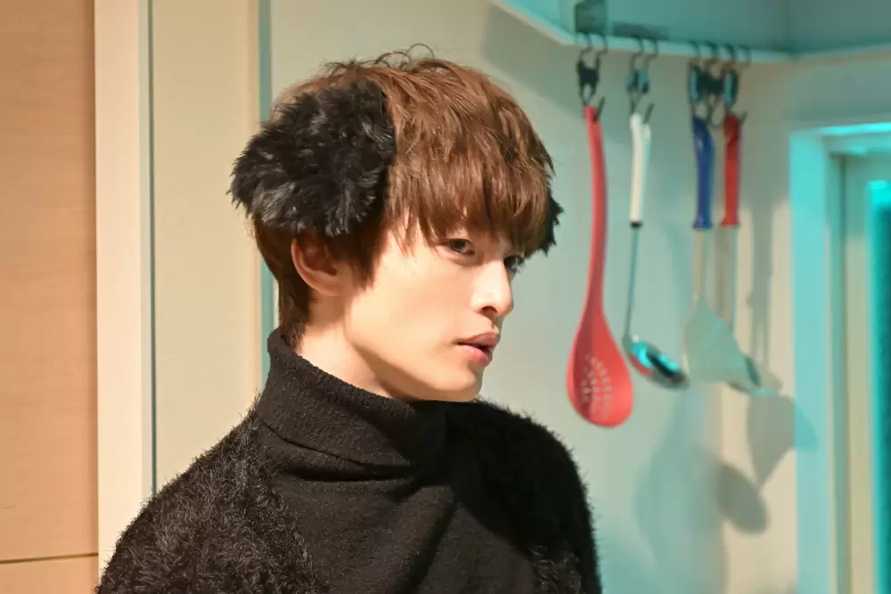 【新品】LOVELESSラブレス ニットセーター 玉森裕太 ドラマ ボス恋 着用 0120_ohmyboss_main-702x468.jpg