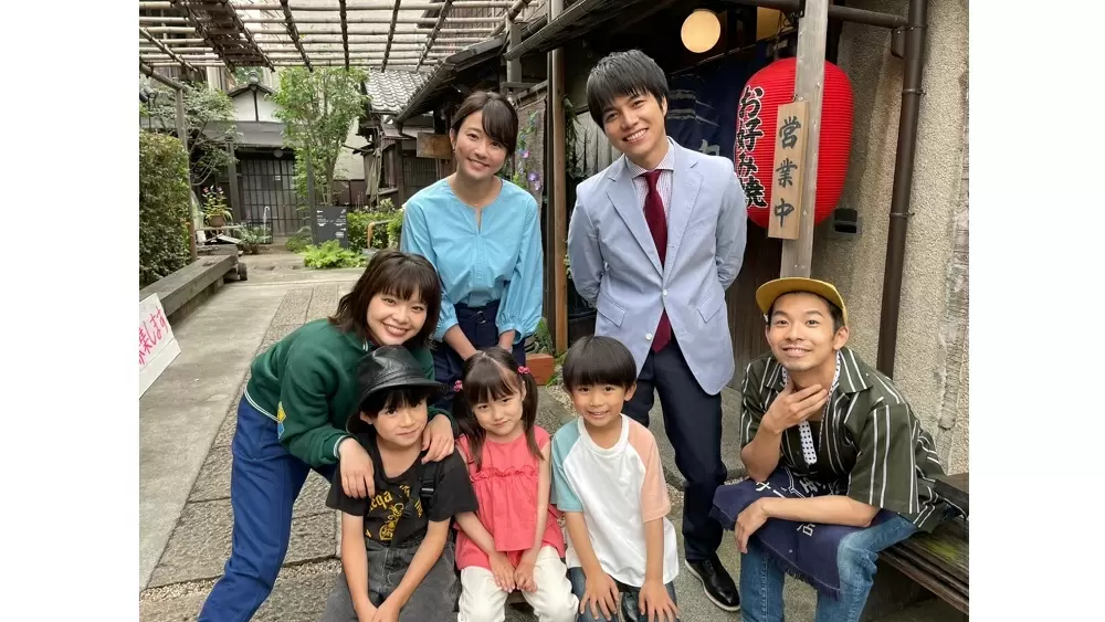 é‡å²¡å¤§æ¯…ã‚‰ è¦ªå­ ãŒåˆå¯¾é¢ã—ãŸãƒã‚¹ã‚¿ãƒ¼æ'®å½±ã«æ½œå…¥ æ–°ãƒ‰ãƒ©ãƒž å®¶æ—å‹Ÿé›†ã—ã¾ã™ Tbsãƒ†ãƒ¬ãƒ