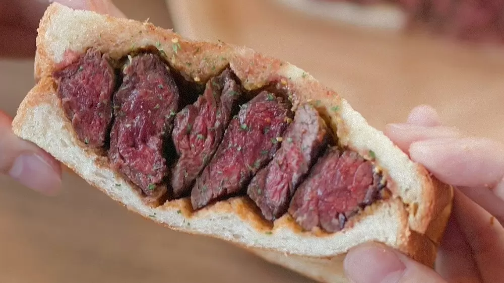 とるとる様　モアザンミート　2 ダブルは圧巻の300g!!極厚肉層に欲望が溢れだす「下北沢」名物