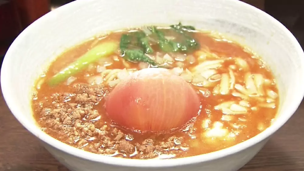 香川に行ったら一度は食べたい、強烈においしい唯一無二の「トマトチーズらぁめん」