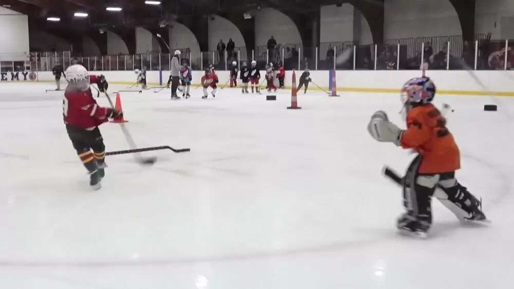 氷上の格闘技 アイスホッケー で 世界のプロから注目される少年選手がいた Tbsテレビ 氷上の格闘技 アイスホッケー で 世界のプロから注目される少年選手がいた Tbsテレビ