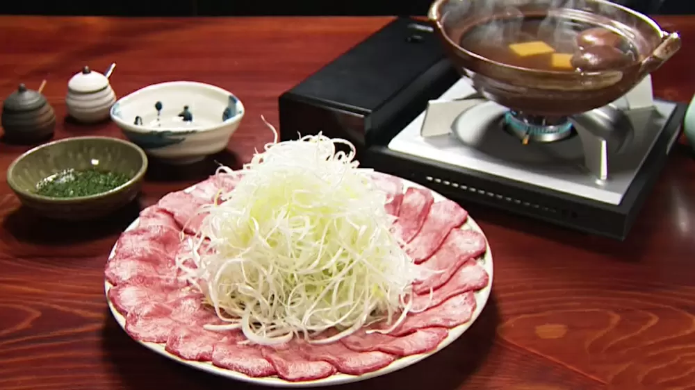 藤森慎吾さんおすすめ、大人の隠れ家でいただく「牛タンのしゃぶしゃぶ