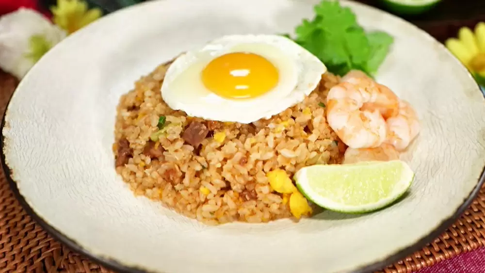 優勝レシピ】ミシュランシェフが伝授！冷凍炒飯を「トムヤムチャーハン