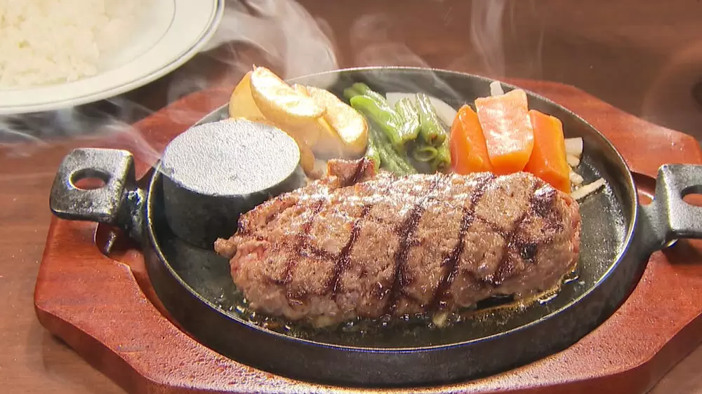 超粗挽きで肉々しさが魅力！愛媛で人気の洋食屋「グランシェフ
