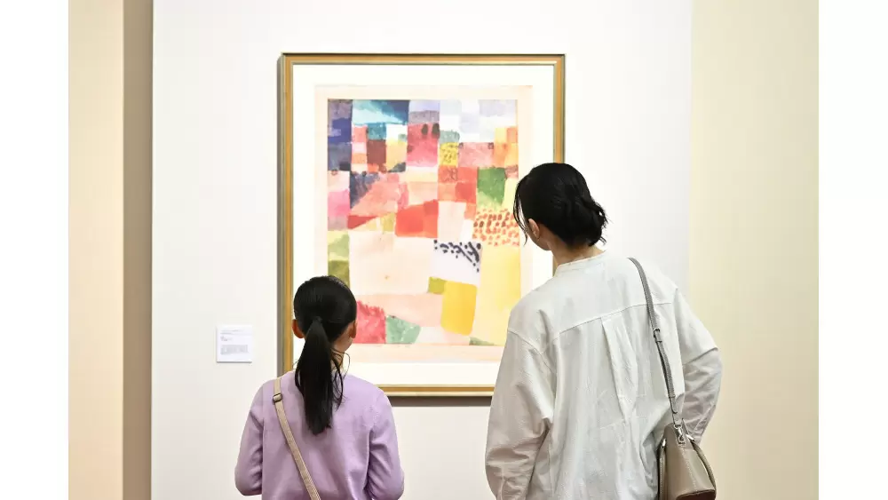 期間限定30％OFF! 福原遥演じる有栖が魅了された「クレー」とは？『18／40 絵画