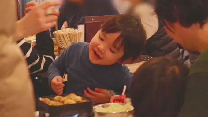 家族に人気 串カツ田中 には子供たちが飽きずに楽しめるサービスが満載だった ゲンバビト Tbsテレビ 家族に人気 串カツ田中 には子供たちが飽きずに楽しめるサービスが満載だった ゲンバビト Tbsテレビ