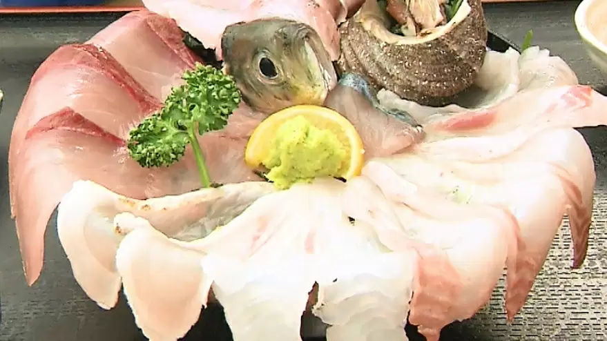 【ボリューム満点】新鮮な関あじ&関さばの甘味に驚く豪華海鮮丼