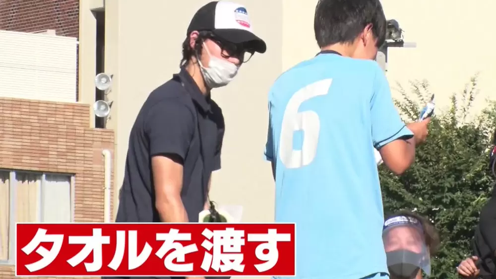 サッカー日本代表no 1イケメン 南野拓実が女子高サッカー部にサプライズ Tbsテレビ