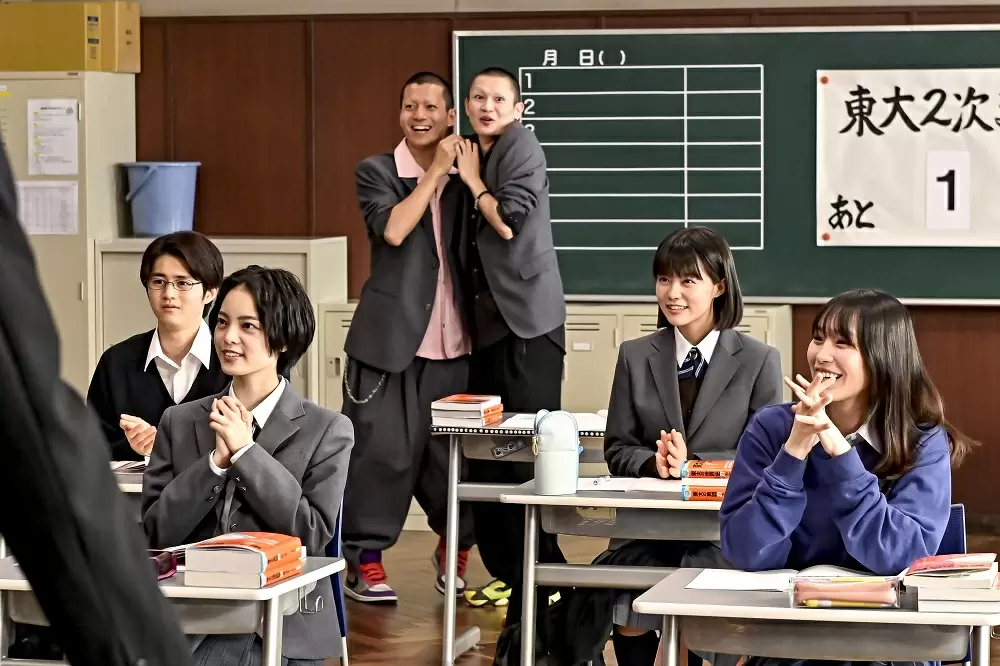阿部寛主演『ドラゴン桜』最強助っ人も登場！東大受験＆売却問題