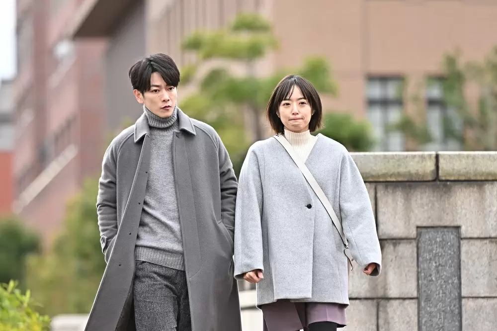 100万回 言えばよかった』井上真央＆佐藤健が衣装に込めた思いと
