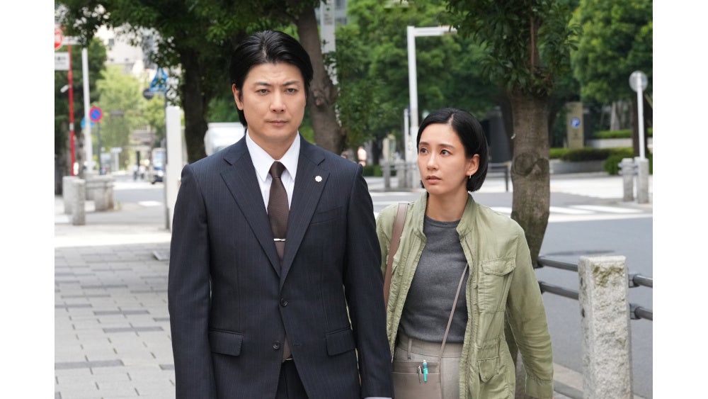 今夜10時から第5話放送！金曜ドラマ『笑うマトリョーシカ』橋本Pによる見どころコメント！清家の母・浩子と秘書・鈴木の衝撃すぎる過去とは！？