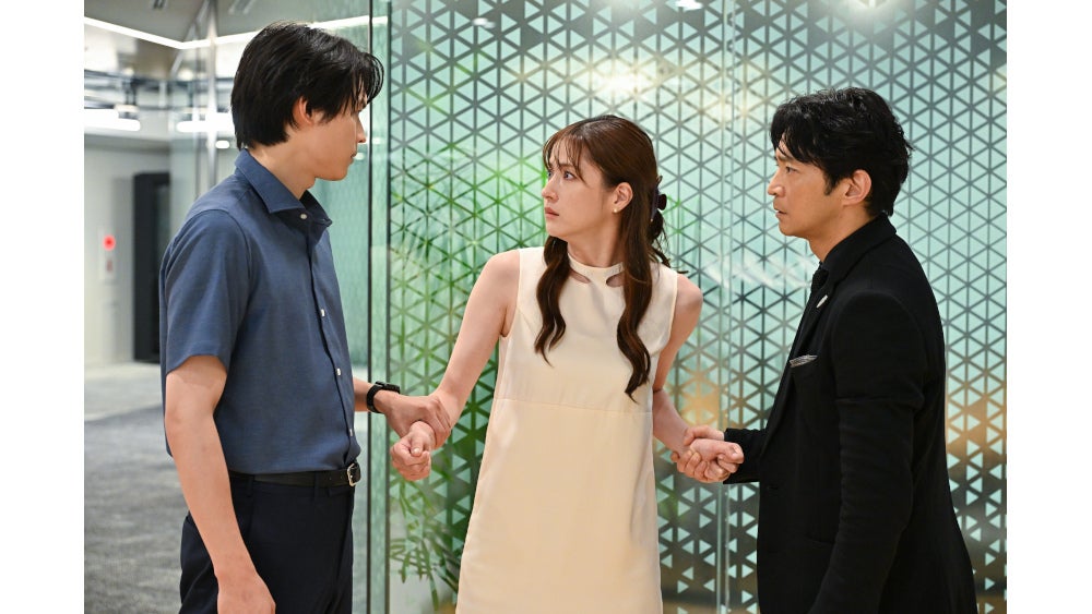 松本若菜×松村北斗の“偽家族”に崩壊の危機！津田健次郎演じるYouTuber