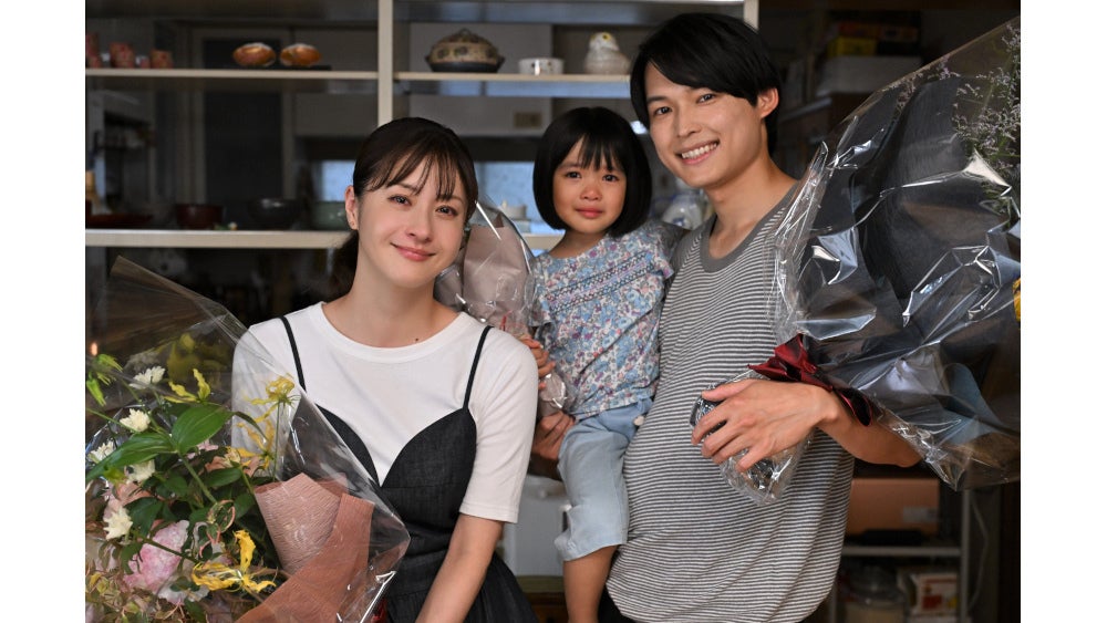 ついに最終回!松本若菜&松村北斗&倉田瑛茉が笑顔と涙の ついに最終回!松本若菜&松村北斗&倉田瑛茉が笑顔と涙の