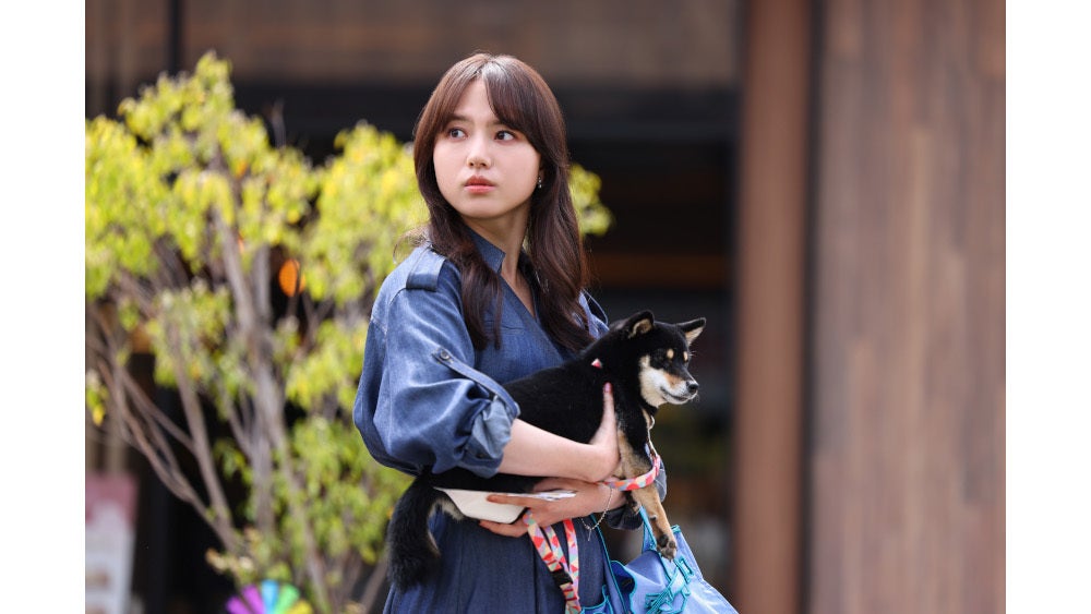 清原果耶が日韓共同制作『初恋DOGs』で再び火曜ドラマの舞台へ――犬と