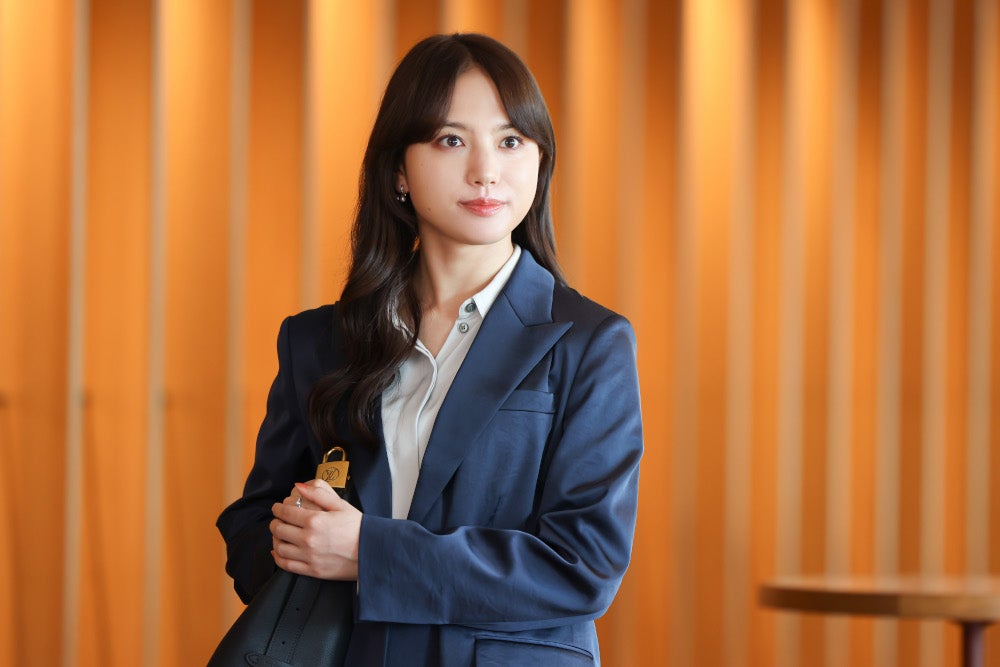 【新品】♥清原果耶さん♥『初恋DOGs』HOUSE OF LOTUS ジャケット 清原果耶が日韓共同制作『初恋DOGs』で再び火曜ドラマの舞台へ