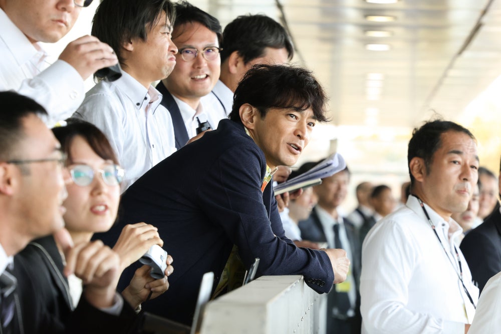 日曜劇場『ザ・ロイヤルファミリー』より